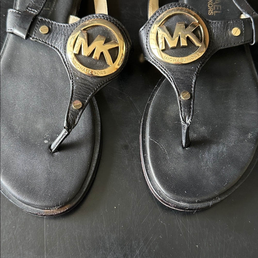 MICHAEL KORS Black Leather Logo Thong Sandals - Picture 8 of 8